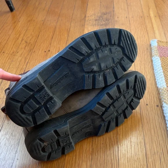 Rustic Brown Blundstones - Picture 4 of 5